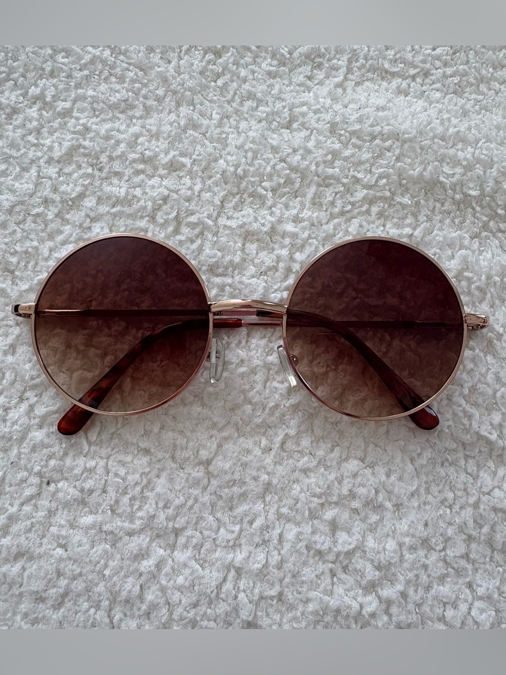 Round Gold Frame Sunglasses with Brown Gradient Lenses 400 UV Protection